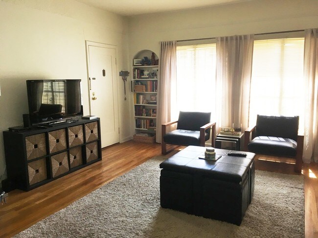 Foto del edificio - 466 N Orange Grove Ave