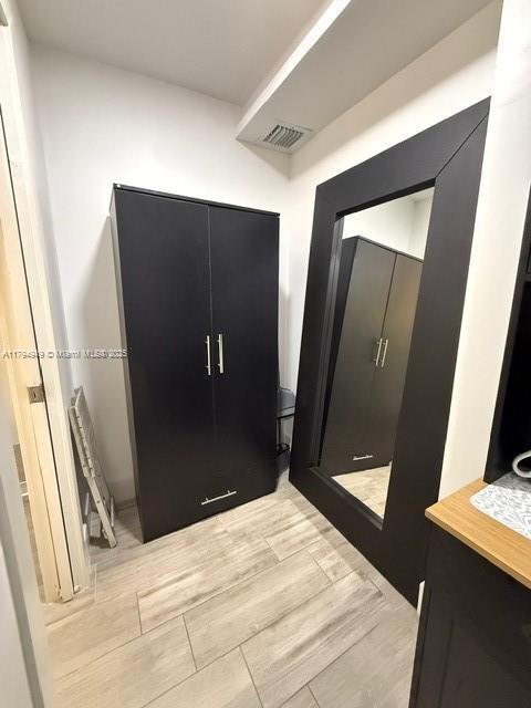 Foto del edificio - 170 NE 60th St