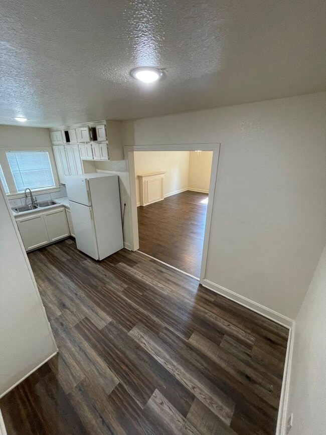 Building Photo - 1013 S 25th St