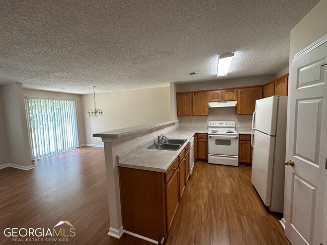 Foto del edificio - 6296 Hickory Ln Cir