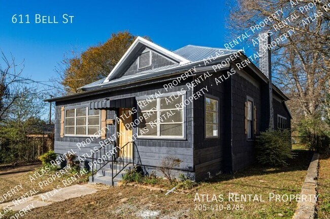 Building Photo - 611 Bell St