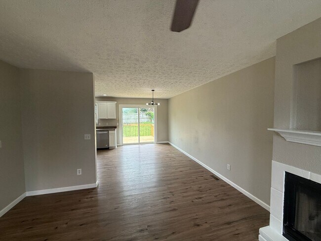 Foto del edificio - Updated home in Nixa