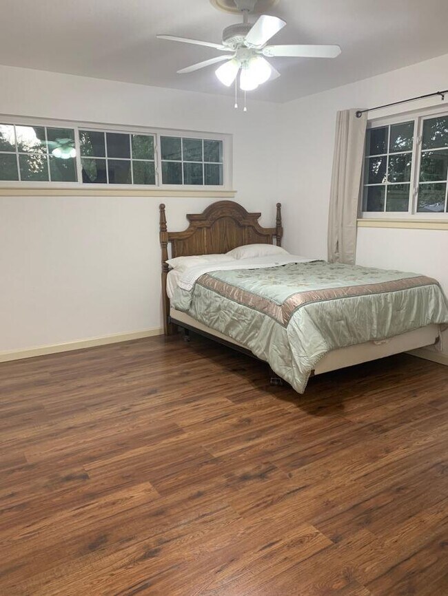 Building Photo - 5 bedroom in Fort Worth TX 76133