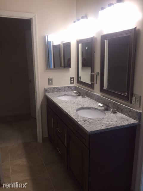 Building Photo - 21855 Locomotive Terrace