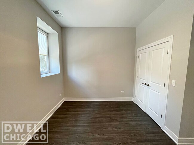 Foto del edificio - 1730 W Greenleaf Ave