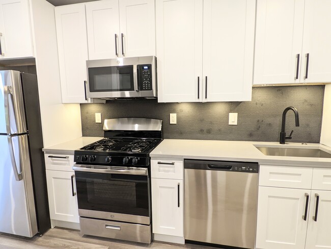 Building Photo - 4250 parkside ave