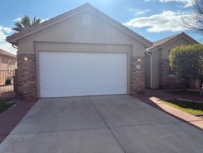 Building Photo - 1806 N Dixie Downs Rd