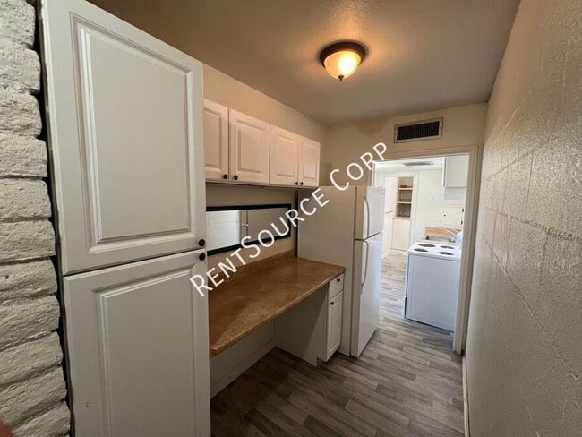 Foto del edificio - 238 E Williams St