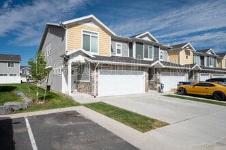 Building Photo - 6541 S Aspen Ln