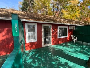 Building Photo - 227 Cottage Ln