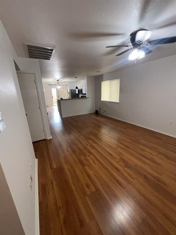 Foto del edificio - 6333 Settlers Square Ln