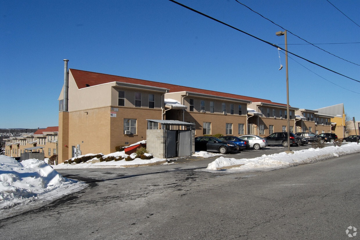 Spring Valley Commons Apartments in Spring Valley, NY