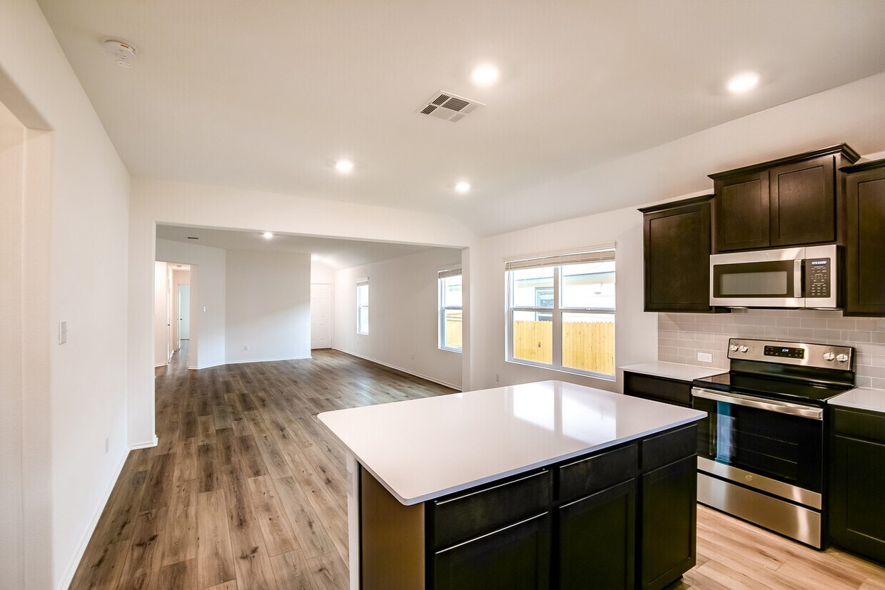 Foto del edificio - 156 Perfect World Loop, Jarrell, Texas 76537