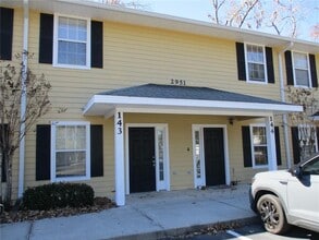 Building Photo - 2951 SW 35th Pl