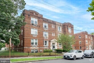 Building Photo - 1404 Tuckerman St NW