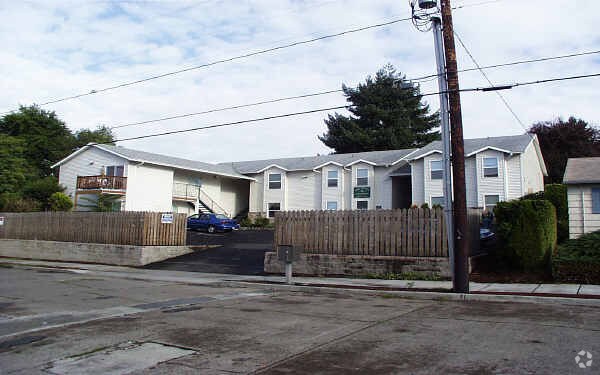 Building Photo - Mall Street Apartments