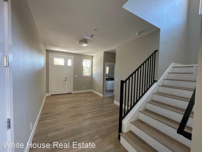 Building Photo - 3 br, 2.5 bath House - 5511 T St
