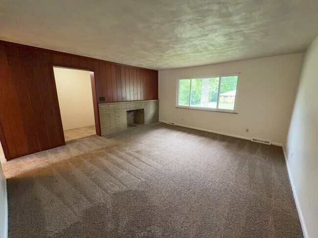 Foto del edificio - 8221 Sunburst Dr