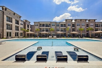 Building Photo - Dakota at Deer Park