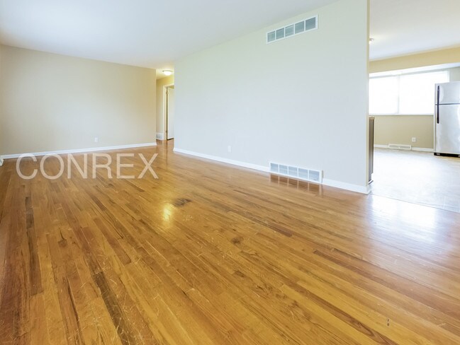 Foto del edificio - 4833 Victoria Ave