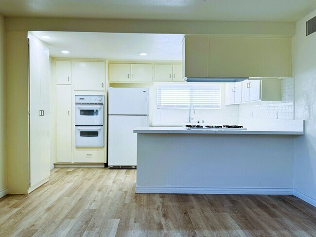 Foto del edificio - 3 Bed, 2 Bath home in Glendora