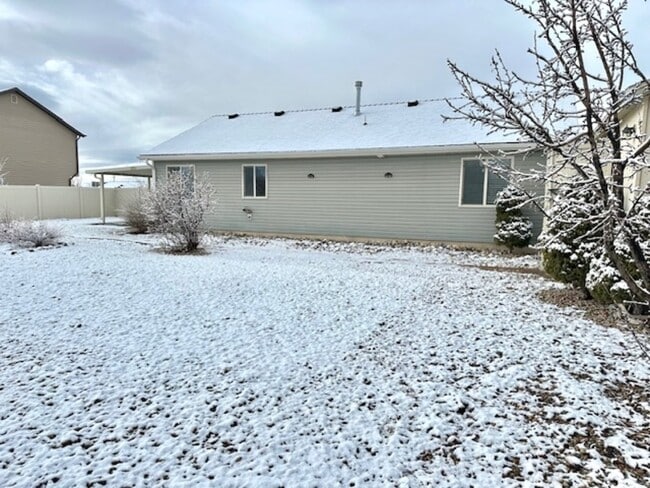 Building Photo - 302 N 1500 W