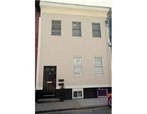 Building Photo - 8 Wall St