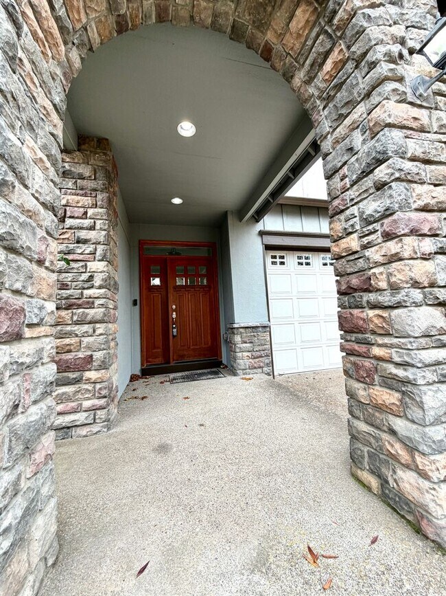 Foto del edificio - Beautiful Home in the Sought After Arbor C...