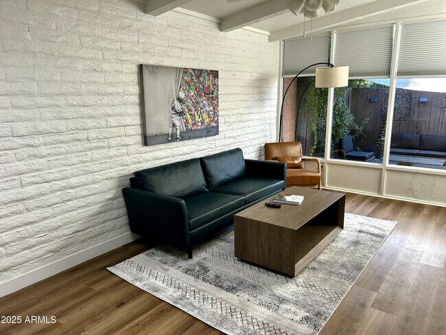 Foto del edificio - 3046 N 32nd St