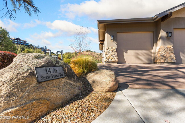 Building Photo - 1476 Sierry Peaks Dr