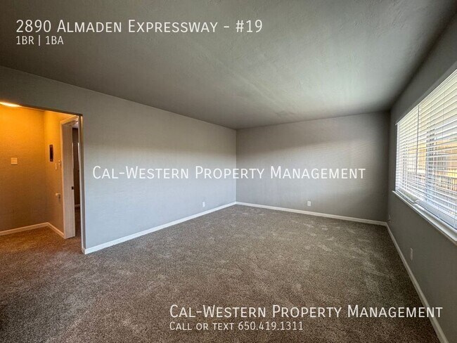 Building Photo - Spacious 1/1 upstairs apartment in Willow ...
