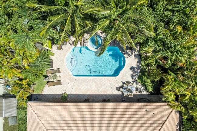 Foto del edificio - 7821 NW 160th Terrace
