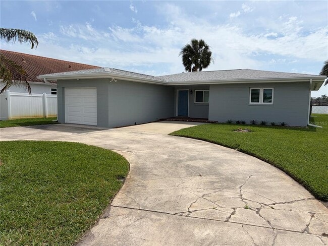 Building Photo - 17045 Dolphin Dr