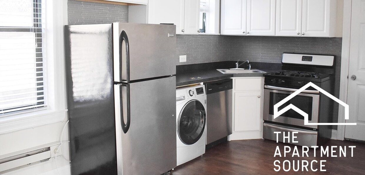Primary Photo - 3841 N Greenview Ave