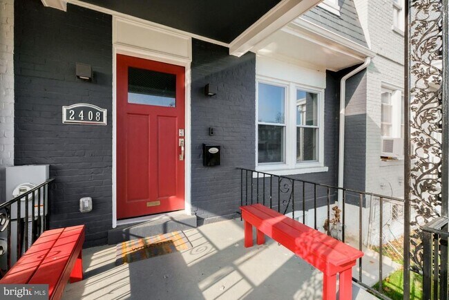 Building Photo - 2408 3rd St NE
