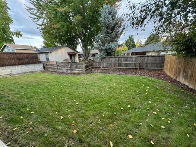 Building Photo - 1588 Inverness Dr