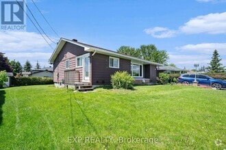 Building Photo - 920 Laviolette St