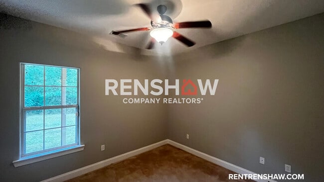 Foto del edificio - 220 Armour Rd