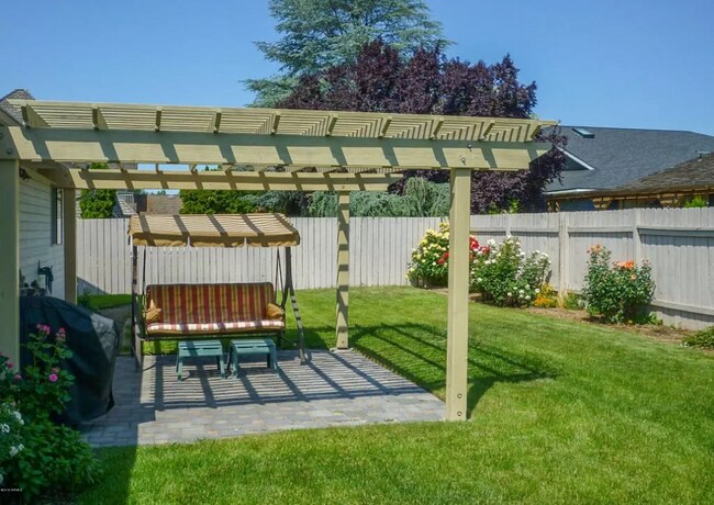Building Photo - West Valley 3 bedroom 2 bath, living room ...
