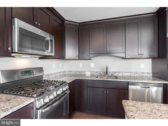 Building Photo - 311 Waltons Way