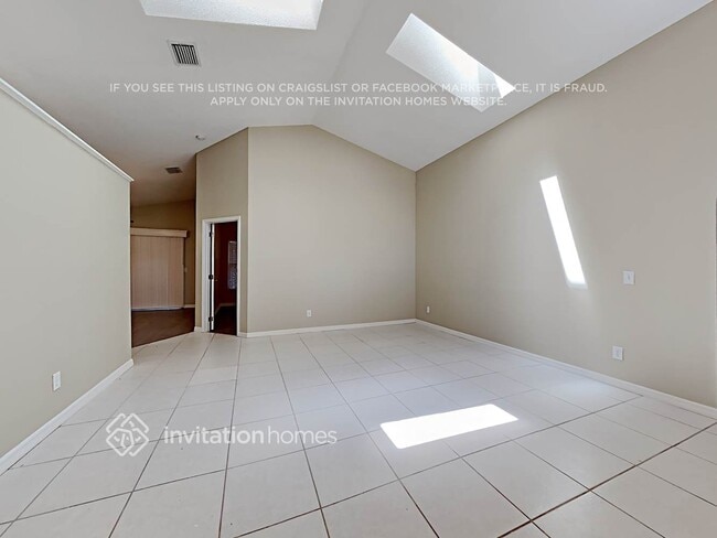 Building Photo - 2920 Pebble Creek St