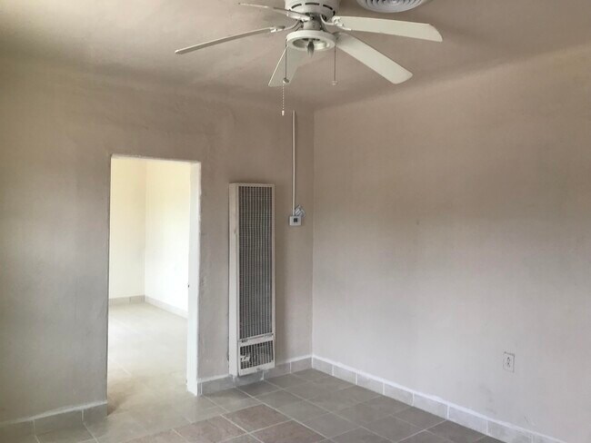 Foto del edificio - 135 1/2 Polo Inn Rd