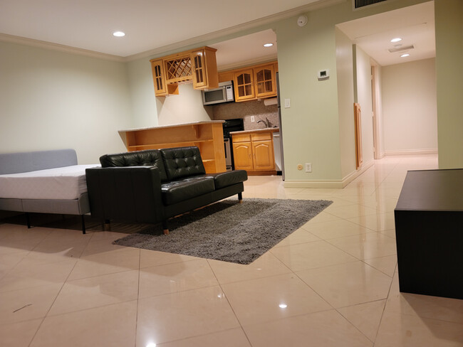 Furniture optional - 800 W 1st St