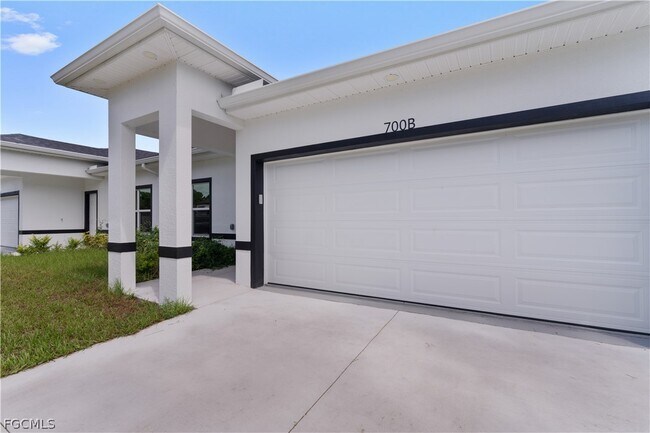 Foto del edificio - 700 Broadway Ave