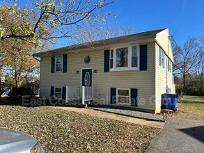 Building Photo - 39 Park Dr