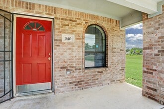 Building Photo - 320 6th St