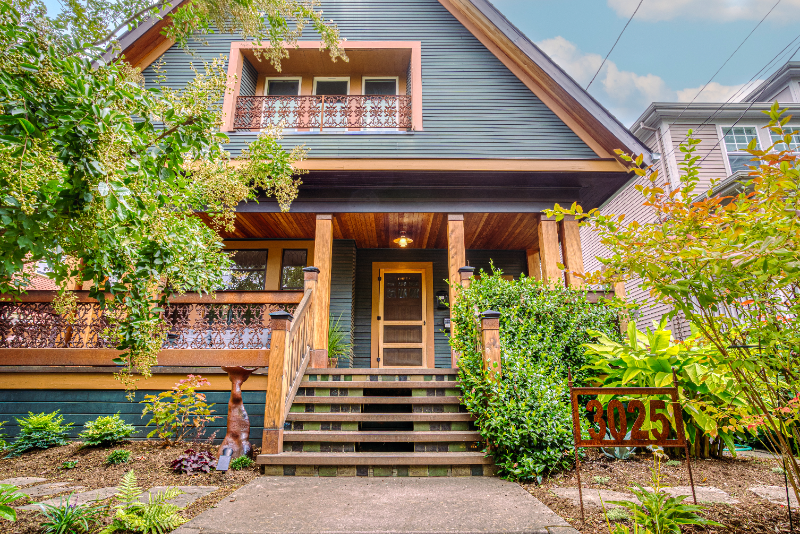Primary Photo - 3025 NE Everett St