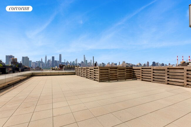 Building Photo - 3 Ct Square W