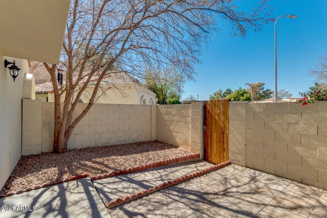 Building Photo - 8037 N 32nd Dr