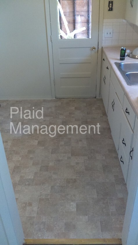 Foto del edificio - 8533 Blue Ridge Blvd